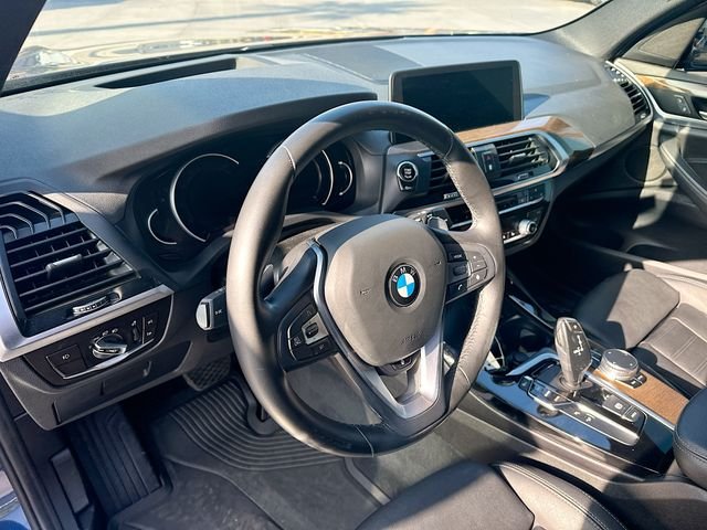 Used 2018 Blue BMW xDrive30i image 9