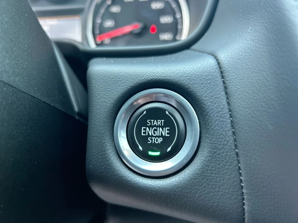 Used 2021 Gray Chevrolet Z71 image 21