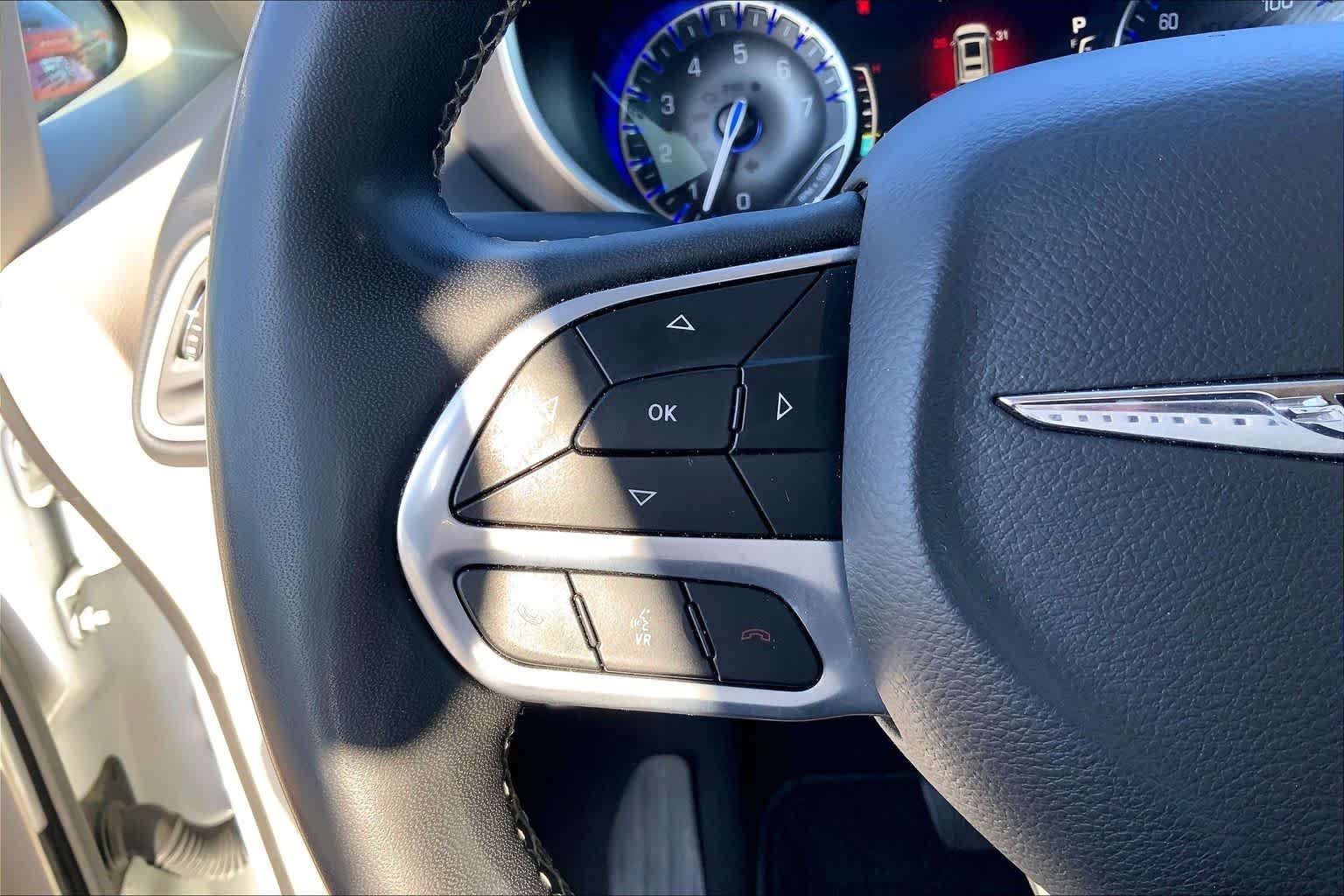 Used 2023 Bright White Clearcoat Chrysler Touring L image 24