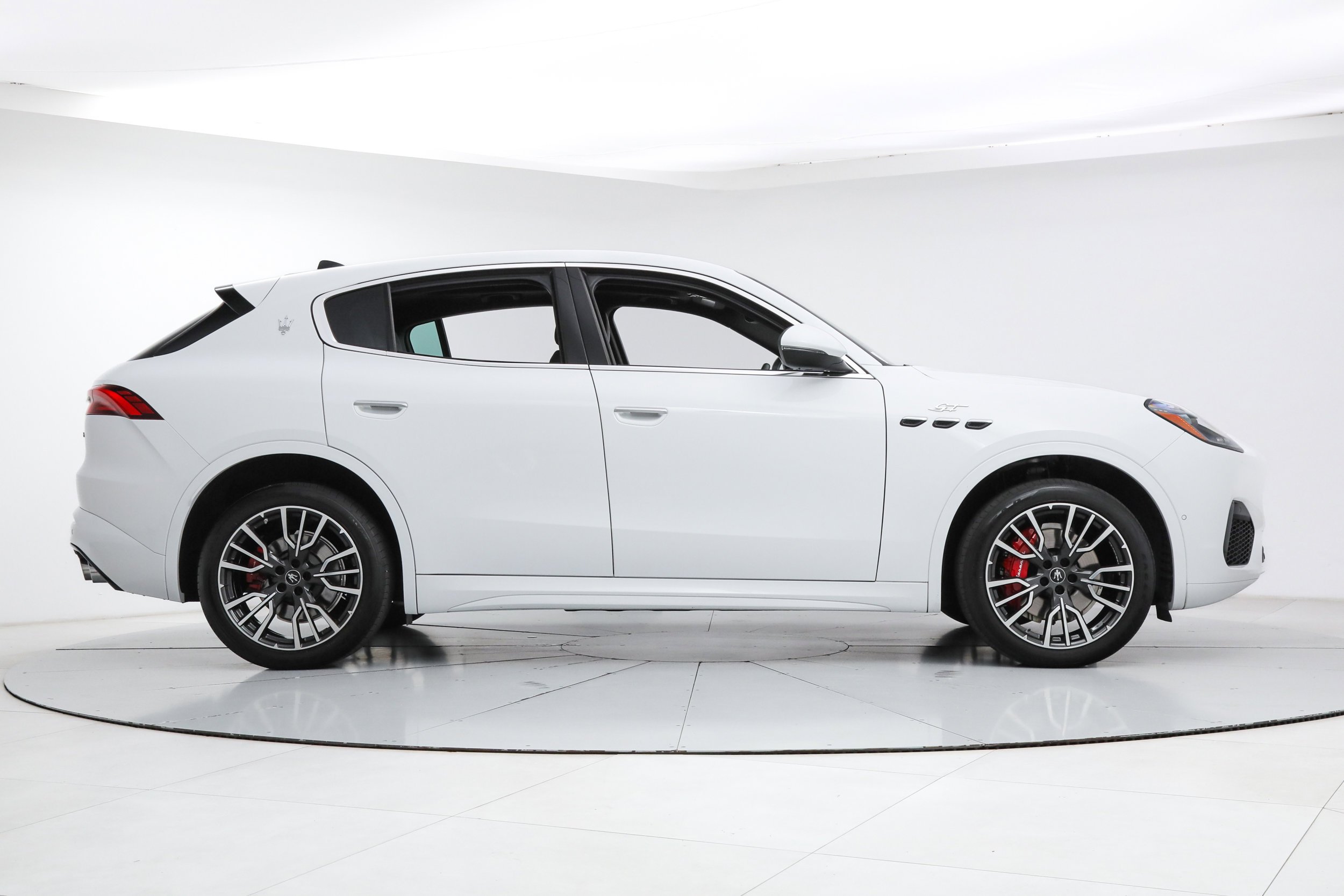 Used 2023 White Maserati GT image 6