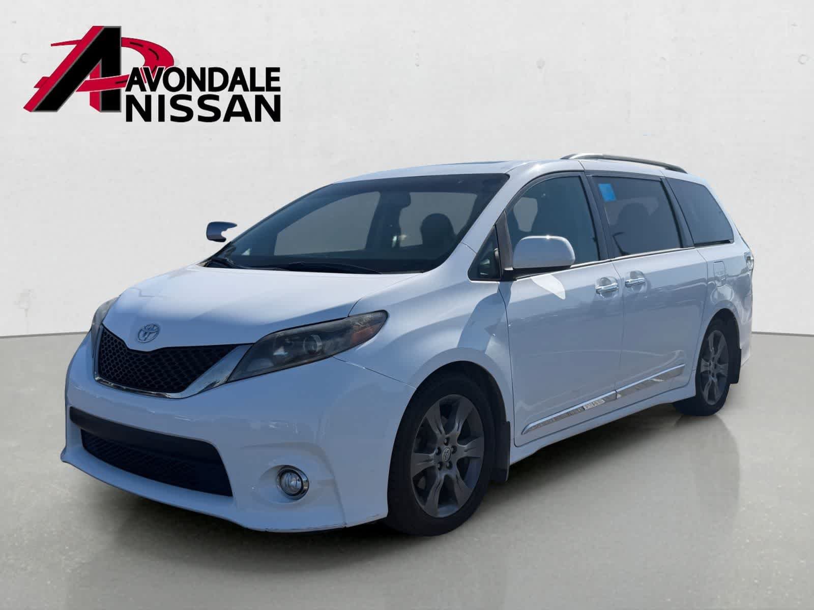 Used 2015 Super White Toyota SE Premium image 2