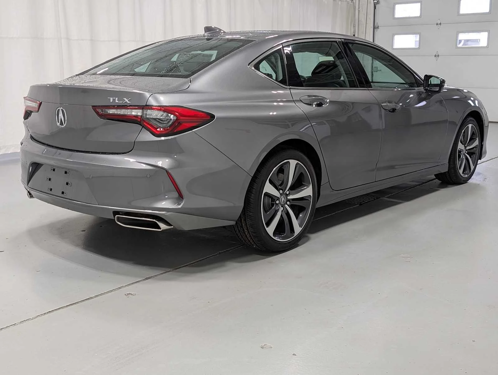Used 2025 Liquid Carbon Metallic Acura w/Technology Package image 7