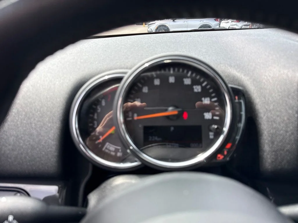 Used 2019 White MINI Classic image 19