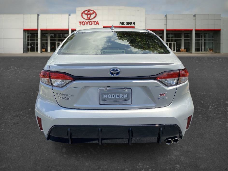 Used 2025 Classic Silver Metallic Toyota Hybrid SE image 6