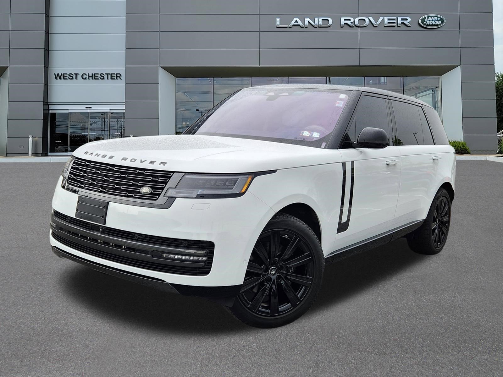 Certified Used 2023 Fuji White Land Rover SE image 1