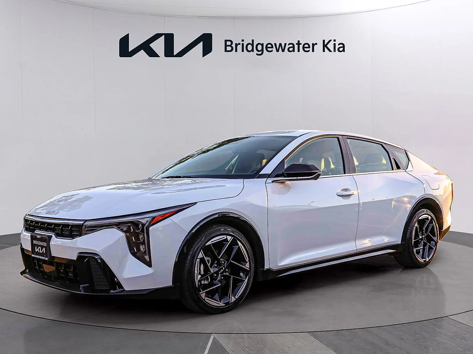 Certified Used 2025 Snow White Pearl Kia GT-Line image 3