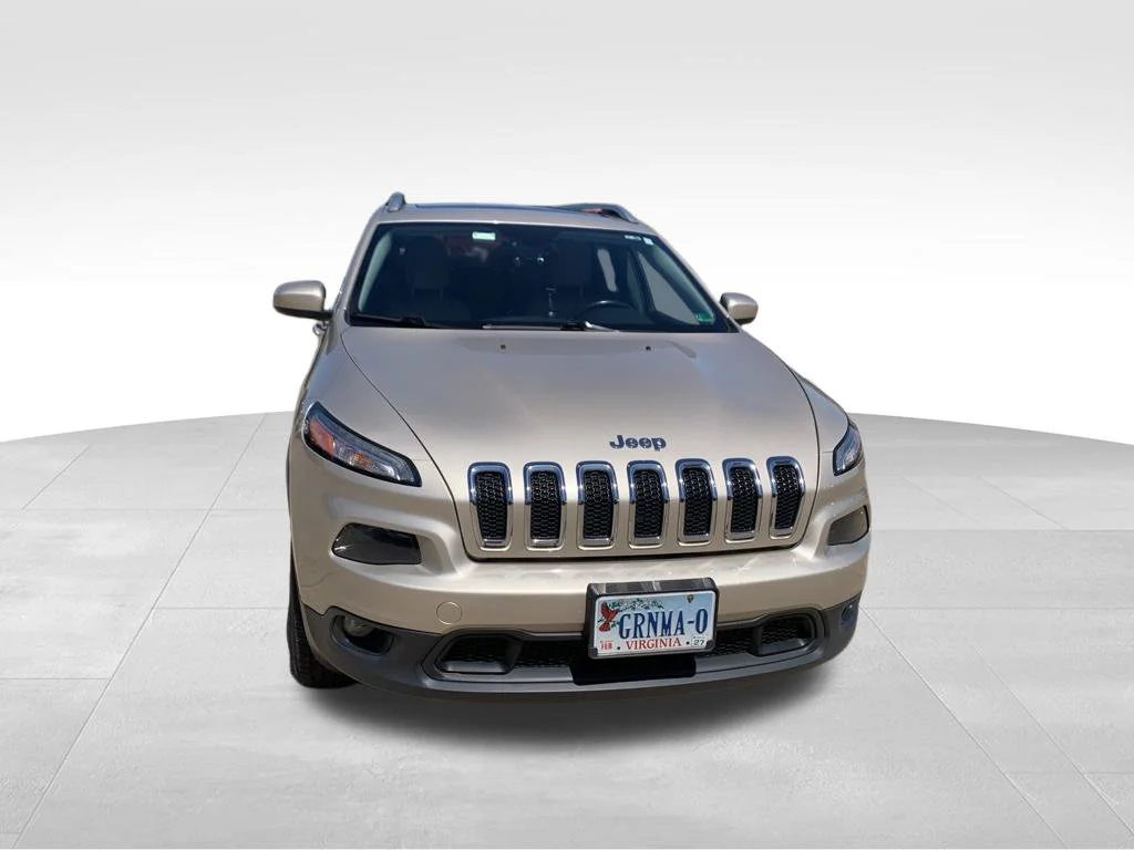 Used 2015 Beige Jeep Latitude image 8