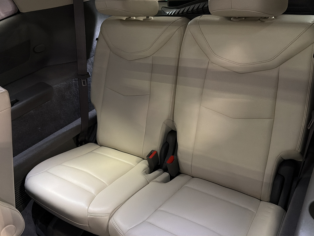 Used 2023 White Cadillac Premium Luxury image 34