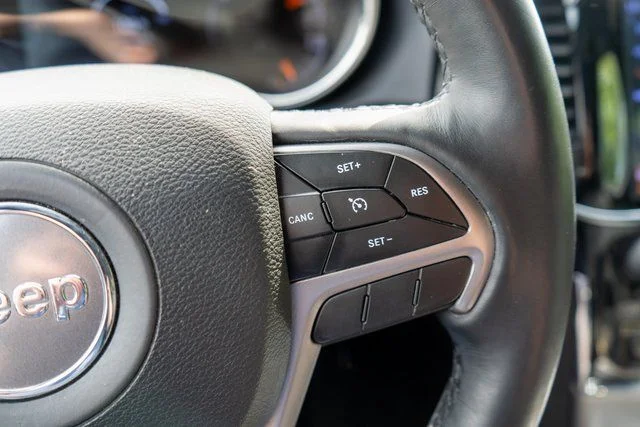 Used 2019 Gray Jeep Altitude image 24