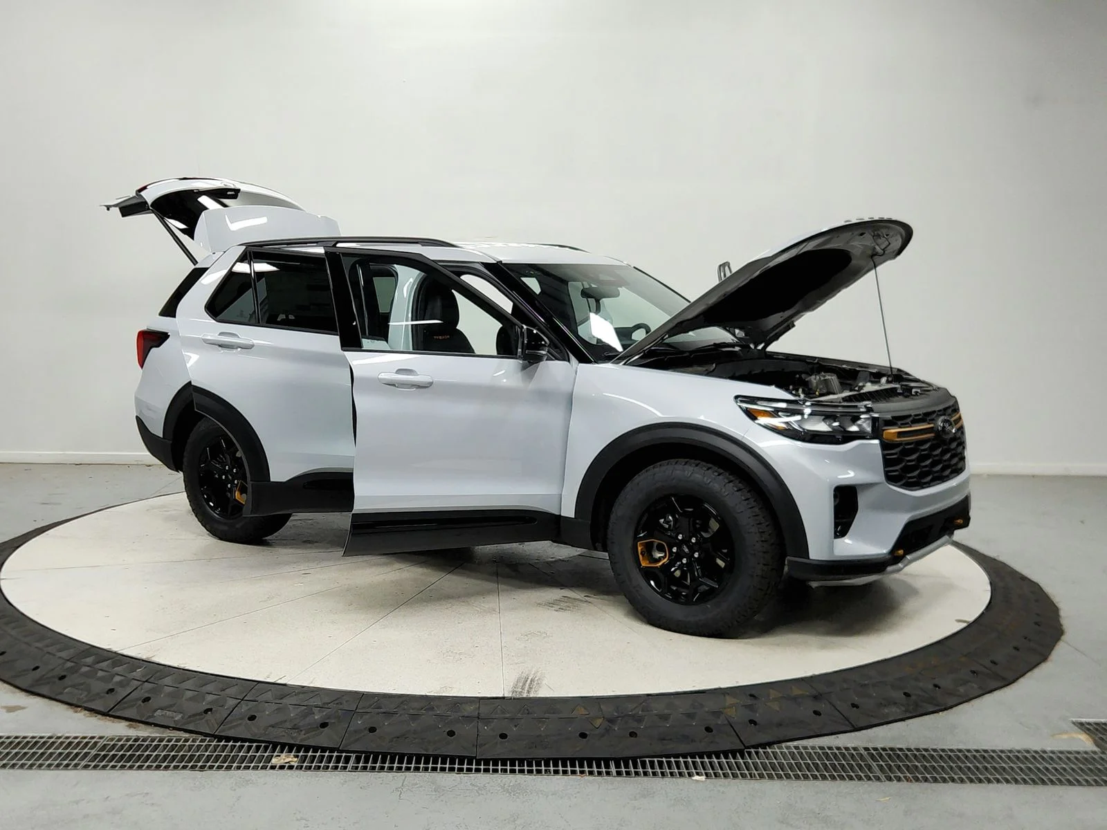 New 2026 White Ford Tremor image 10