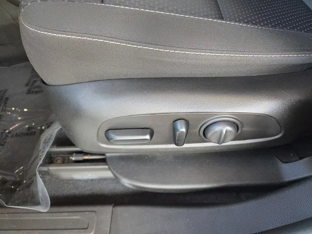 Used 2021 White GMC SLE image 5