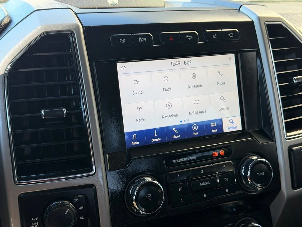 Used 2020 White Ford Lariat image 13