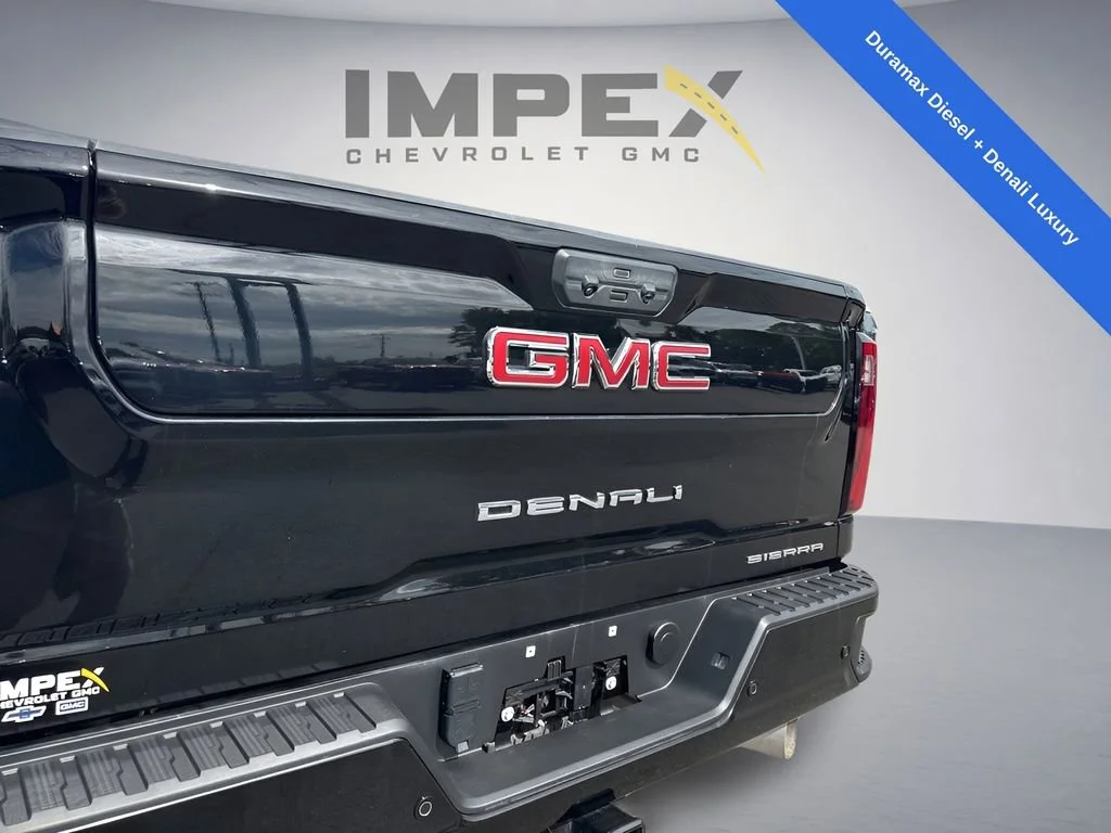 Used 2024 Onyx Black GMC Denali image 37