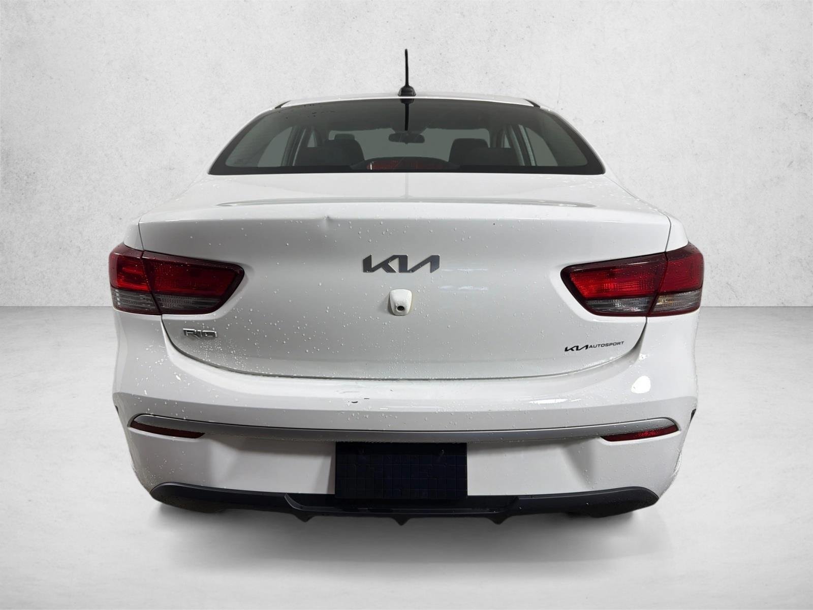Used 2022 Clear White Kia S image 4