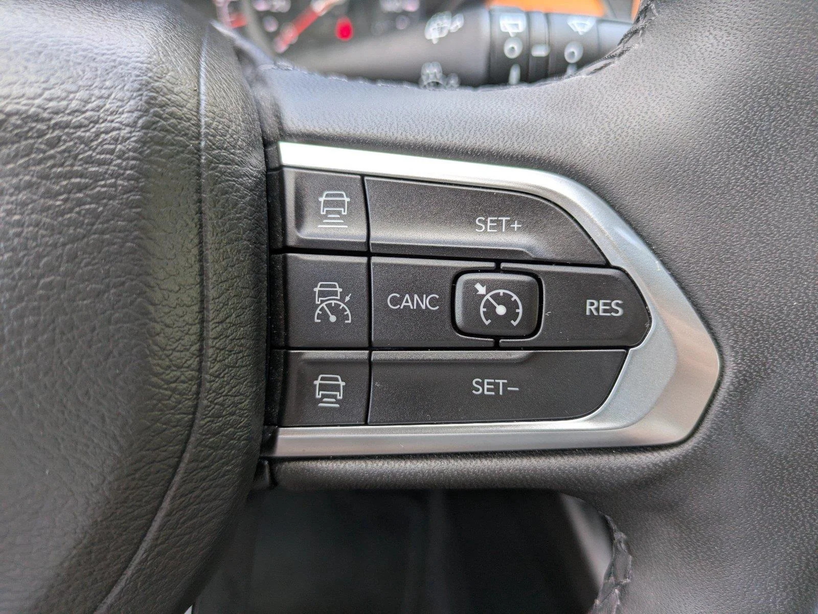 Used 2024 Baltic Gray Metallic Clearcoat Jeep Limited image 24