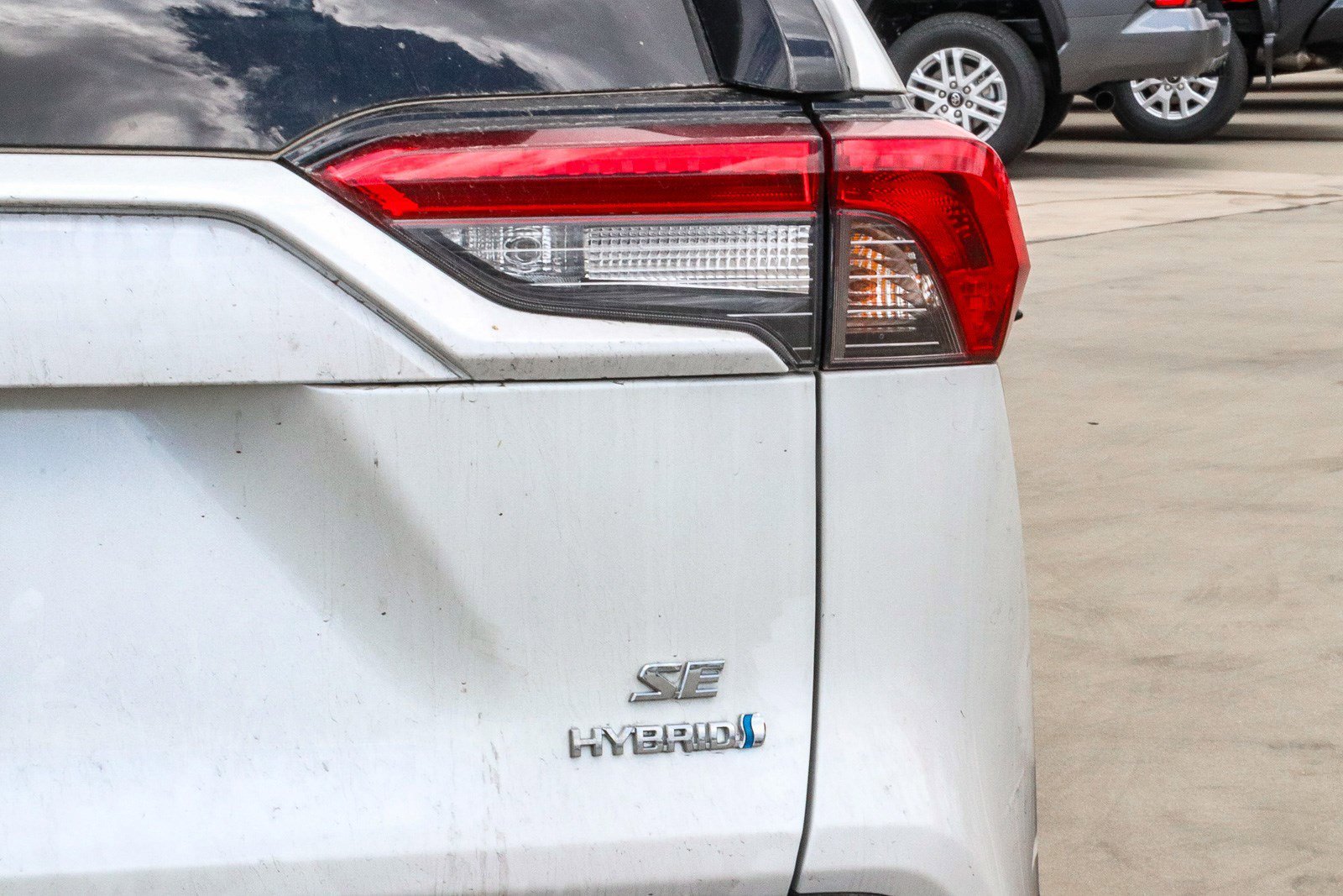 Used 2024 Wind Chill Pearl Toyota Hybrid SE image 7