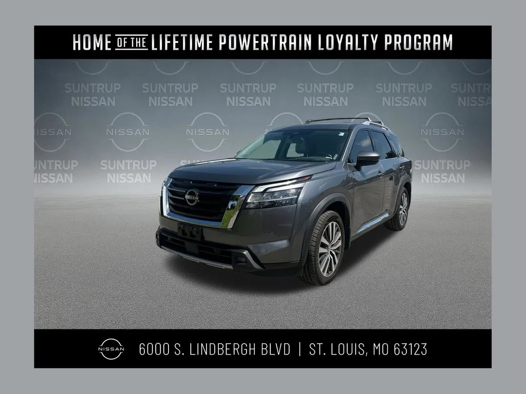 Used 2022 Gray Nissan Platinum image 1