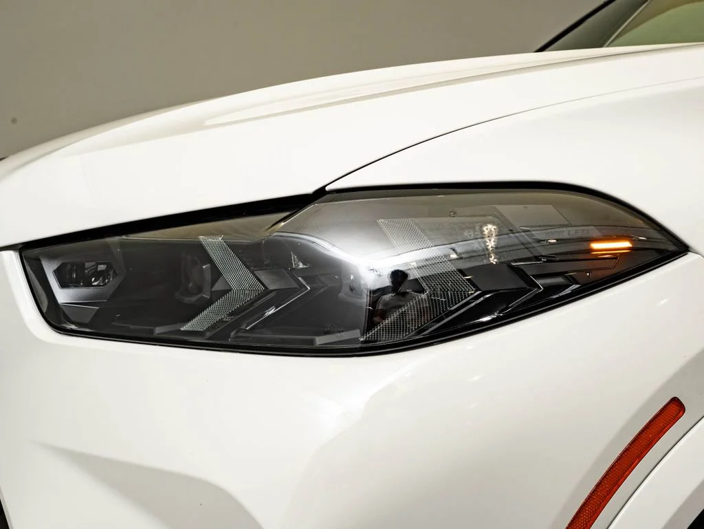 New 2026 Alpine White BMW xDrive40i image 15
