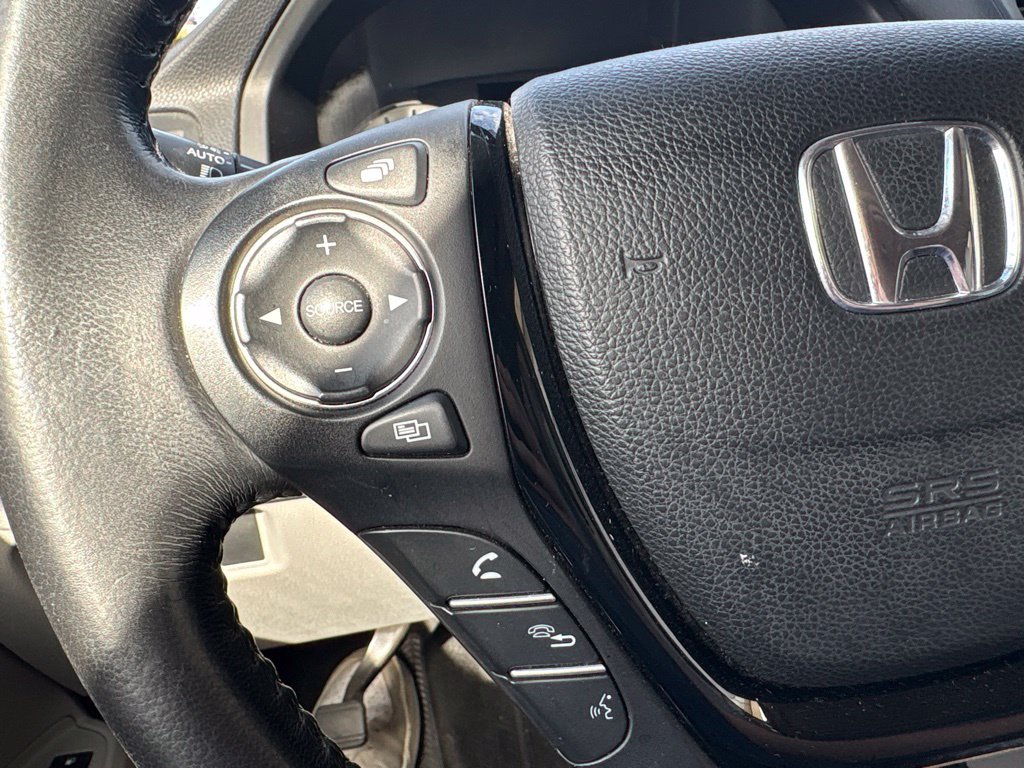 Used 2016 Blue Honda Touring image 18