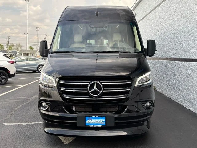 Used 2024 Obsidian Black Metallic Mercedes-Benz Midwest Automotive image 5