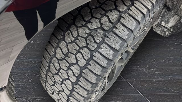 Used 2019 Diamond Black Crystal Pearlcoat Ram Laramie image 36