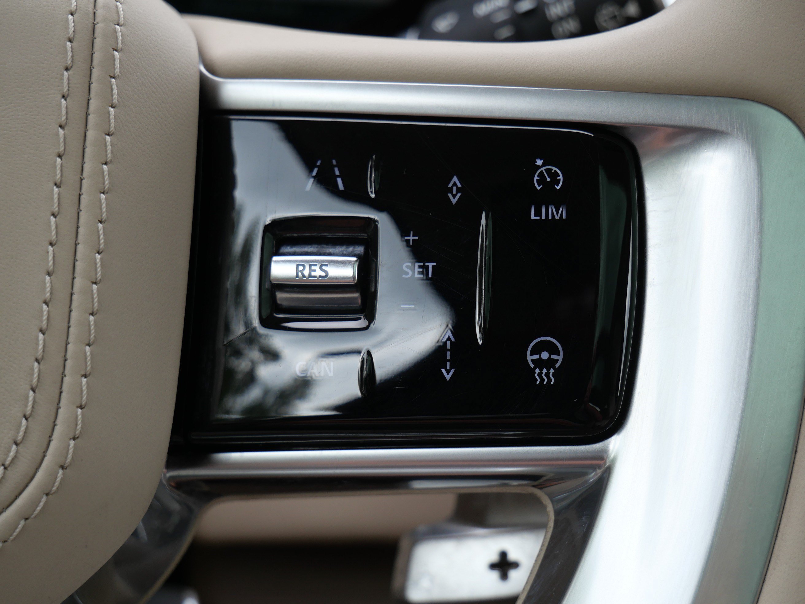 Used 2023 Portofino Blue Metallic Land Rover SE image 25