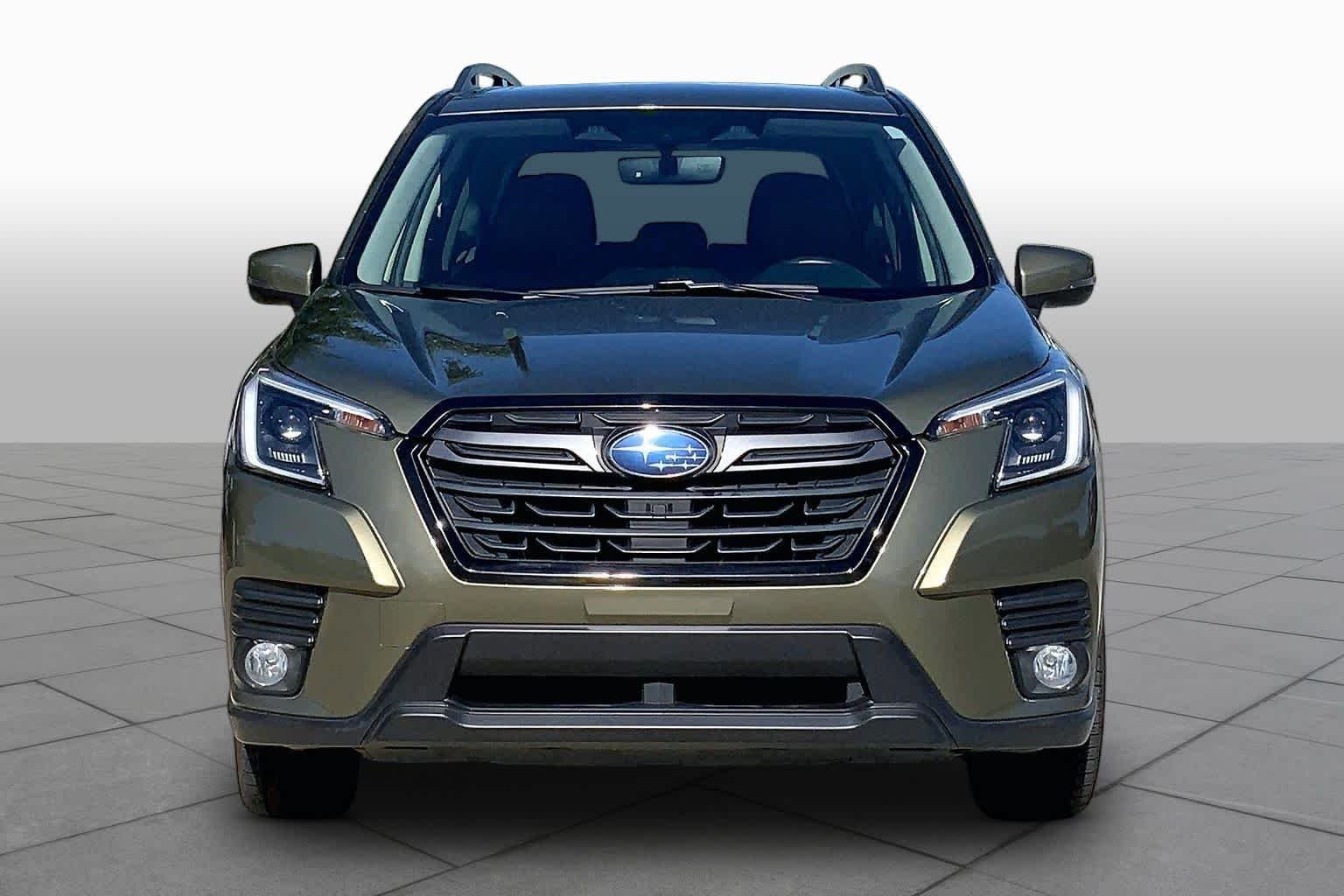 Used 2023 Autumn Green Metallic Subaru Limited image 4