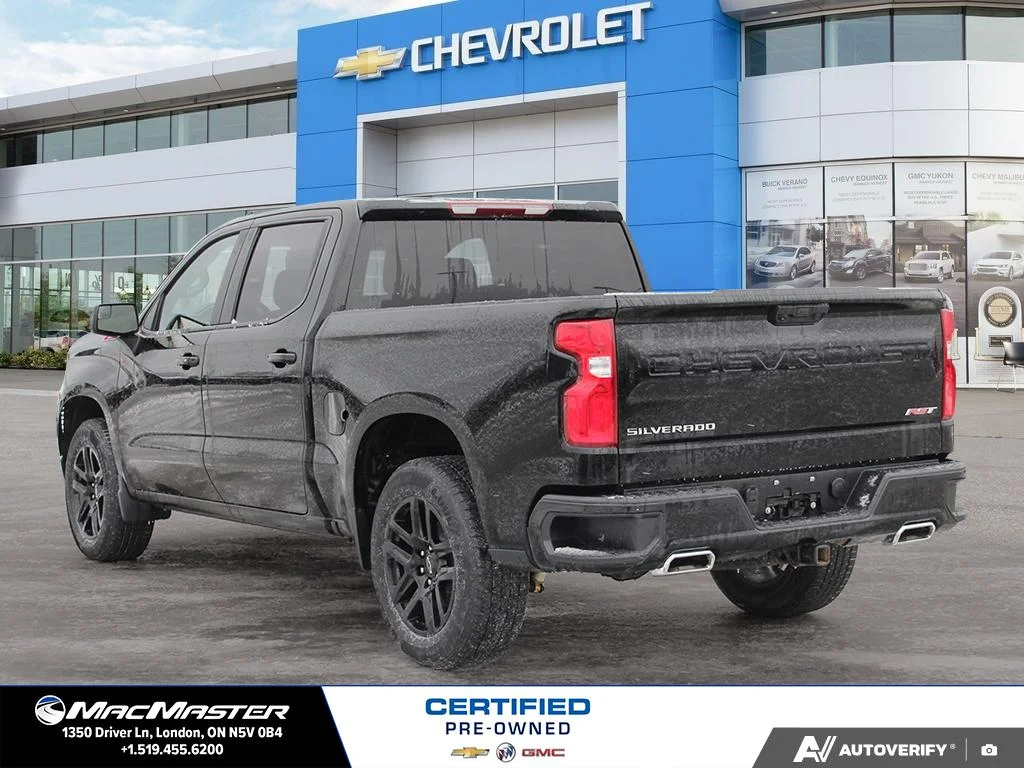 Used 2022  Chevrolet RST image 4