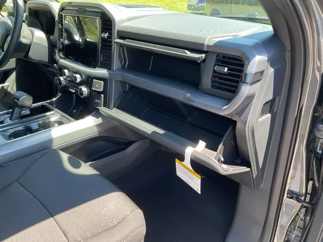 New 2026 Carbonized Gray Metallic Ford XLT image 93