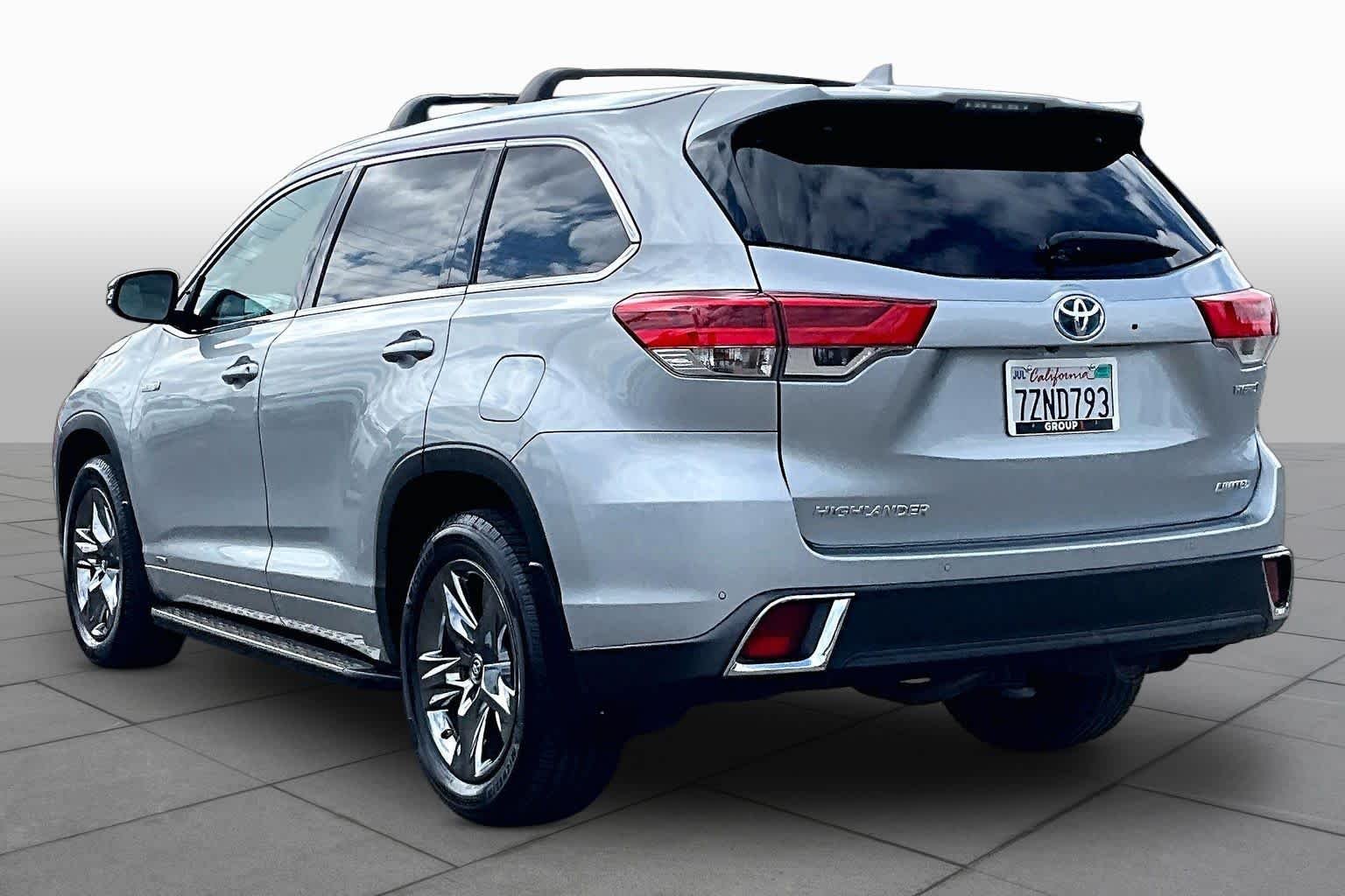 Used 2017 Celestial Silver Metallic Toyota Hybrid Limited Platinum image 11