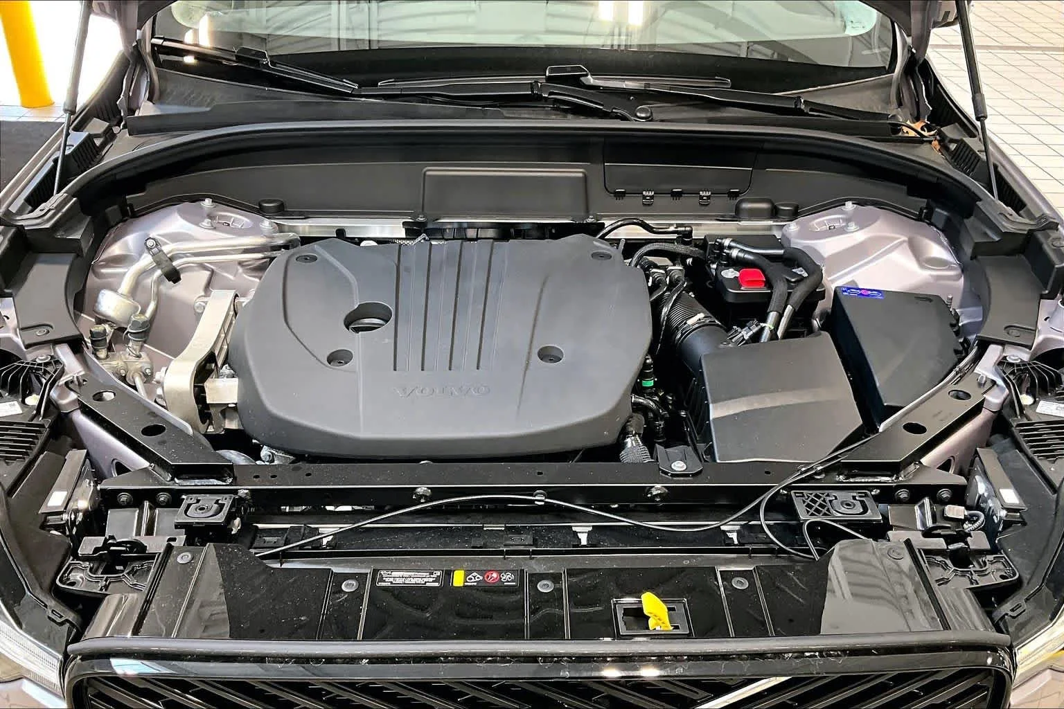 New 2026 Aurora Silver Volvo Plus image 14