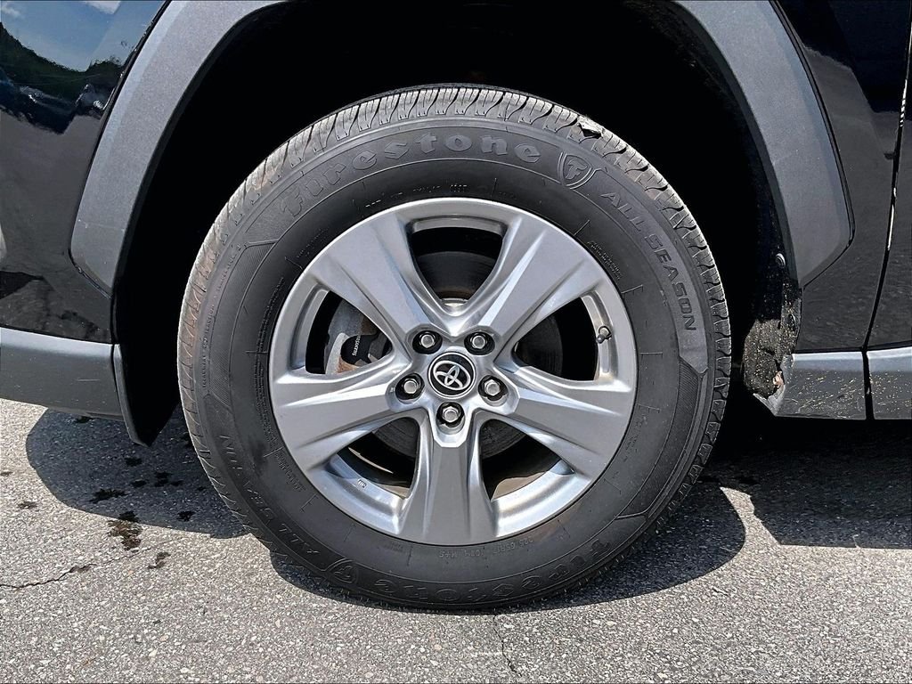 Used 2022 Midnight Black Metallic Toyota XLE image 7