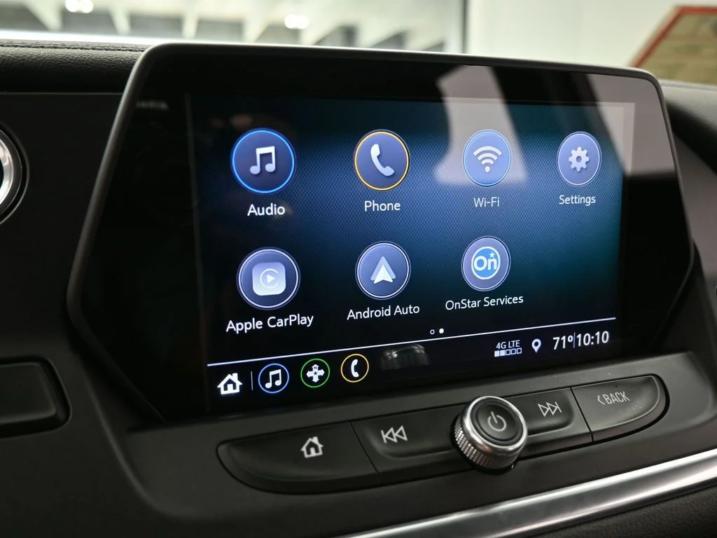 Used 2019 Silver Ice Metallic Chevrolet L image 18