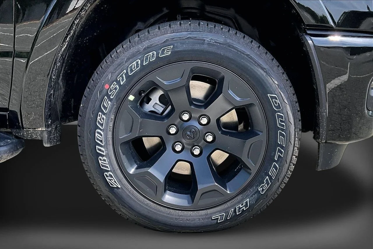 New 2026 Diamond Black Crystal Pearlcoat RAM Big Horn/Lone Star image 30