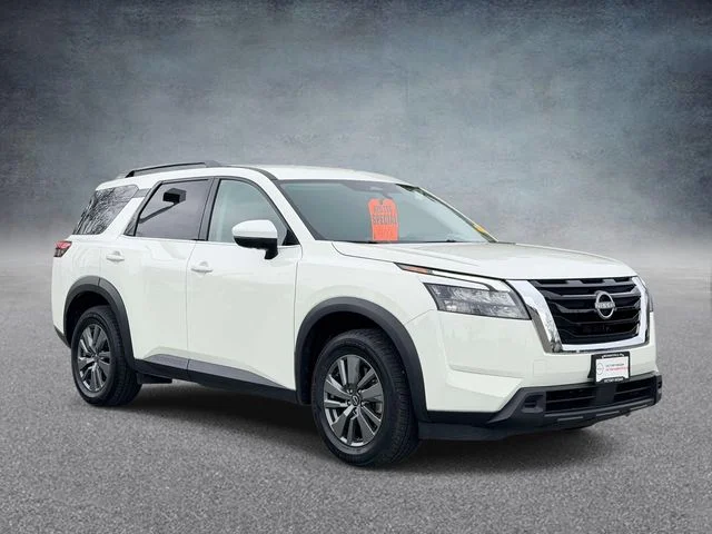 Used 2025 White Nissan SV image 1