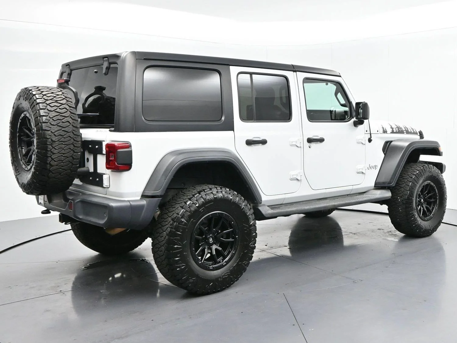 Used 2020 Bright White Clearcoat Jeep Sport S image 7