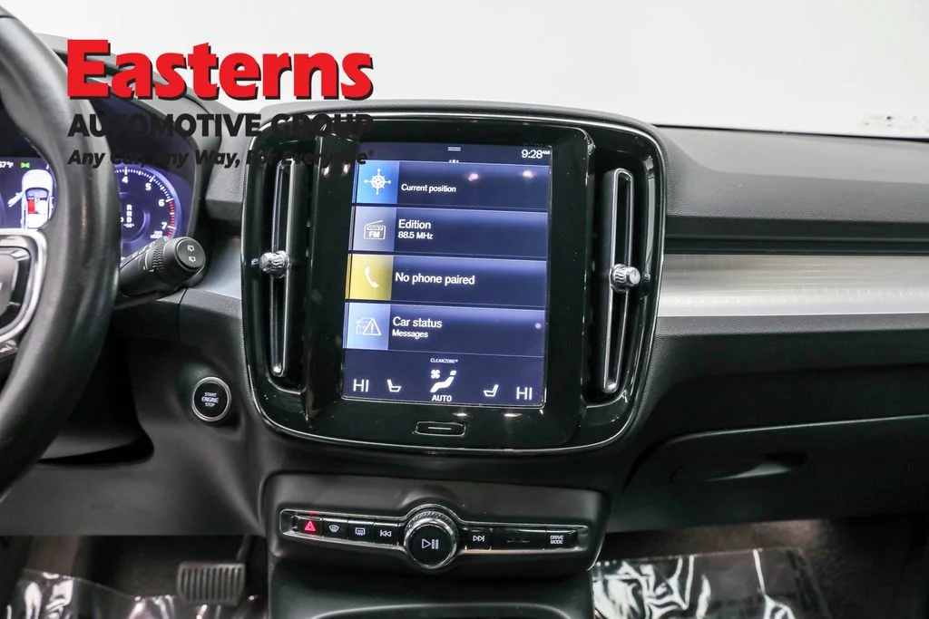 Used 2021 Silver Volvo Momentum image 11