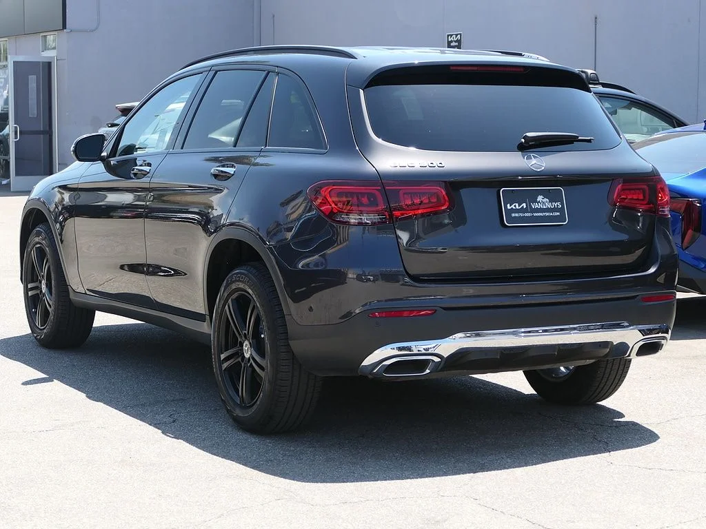 Used 2022 Gray Mercedes-Benz GLC 300 image 4