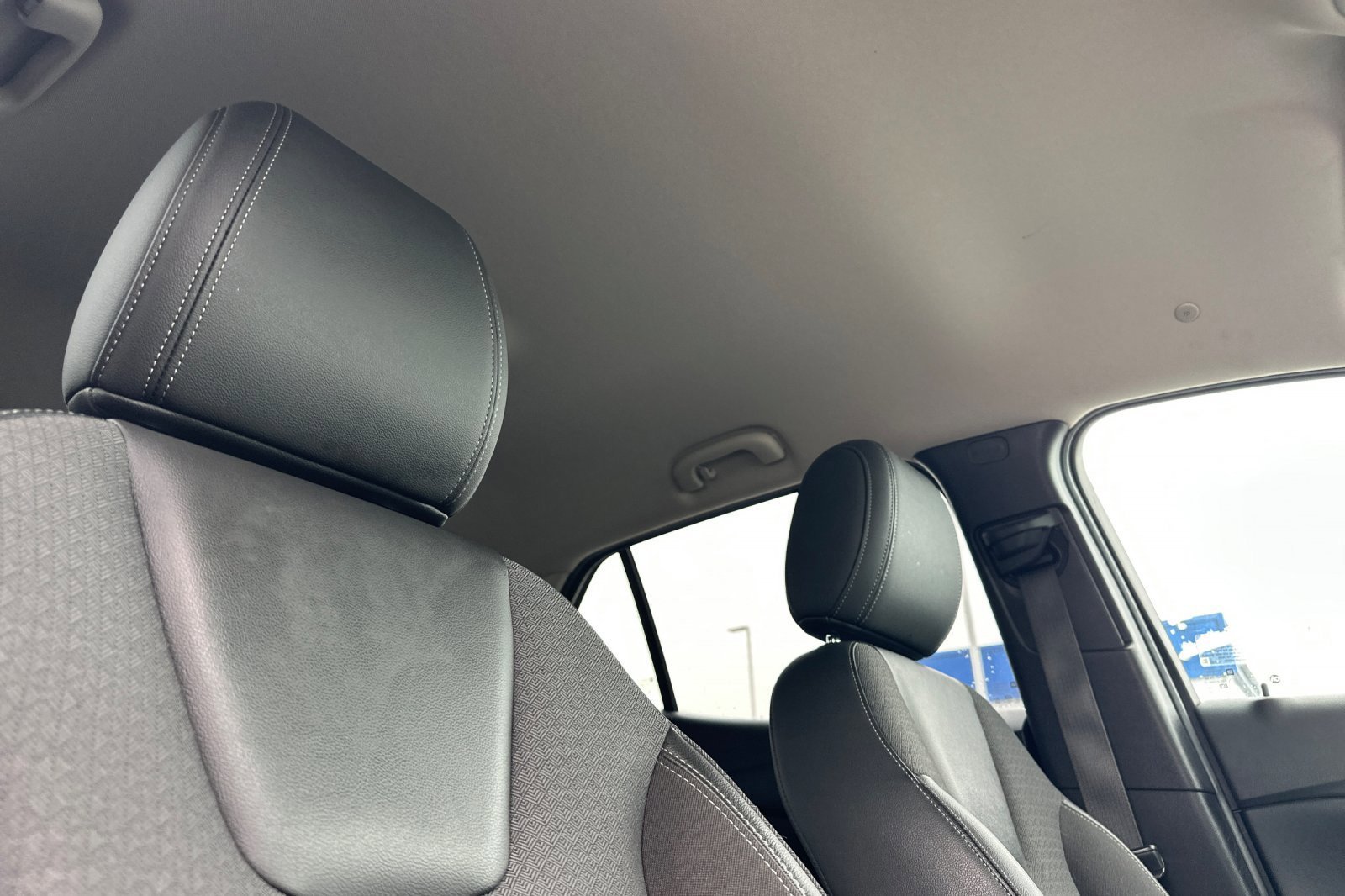 Used 2021 Summit White Buick Preferred image 17