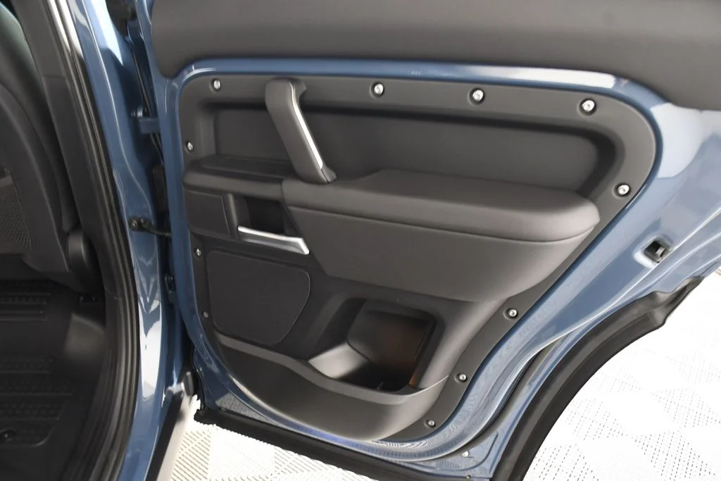 New 2026 Tasman Blue Land Rover S image 21