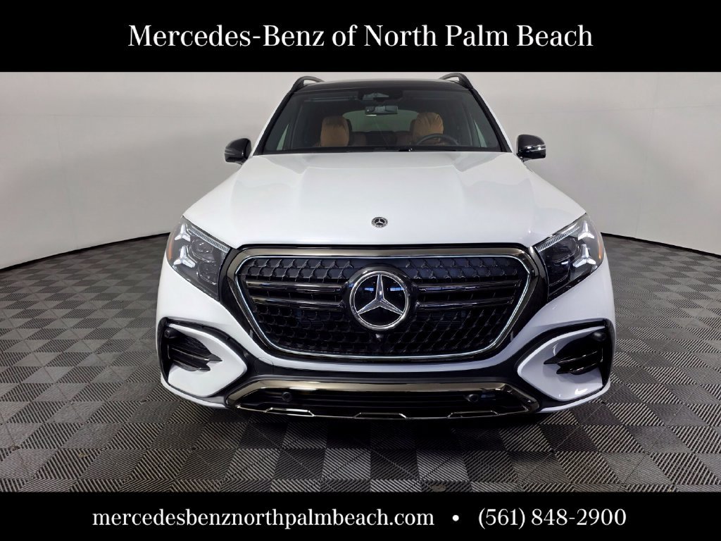 New 2027 MANUFAKTUR Moonlight White Metallic Mercedes-Benz GLS 450 image 2