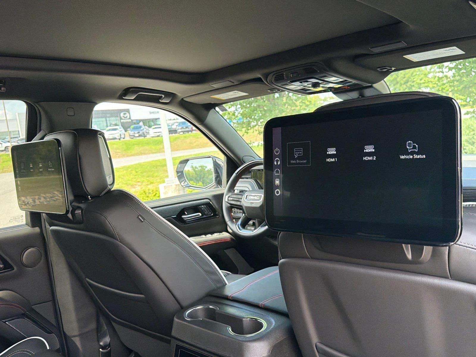 2026 GMC Yukon AT4 Ultimate - Photo 15