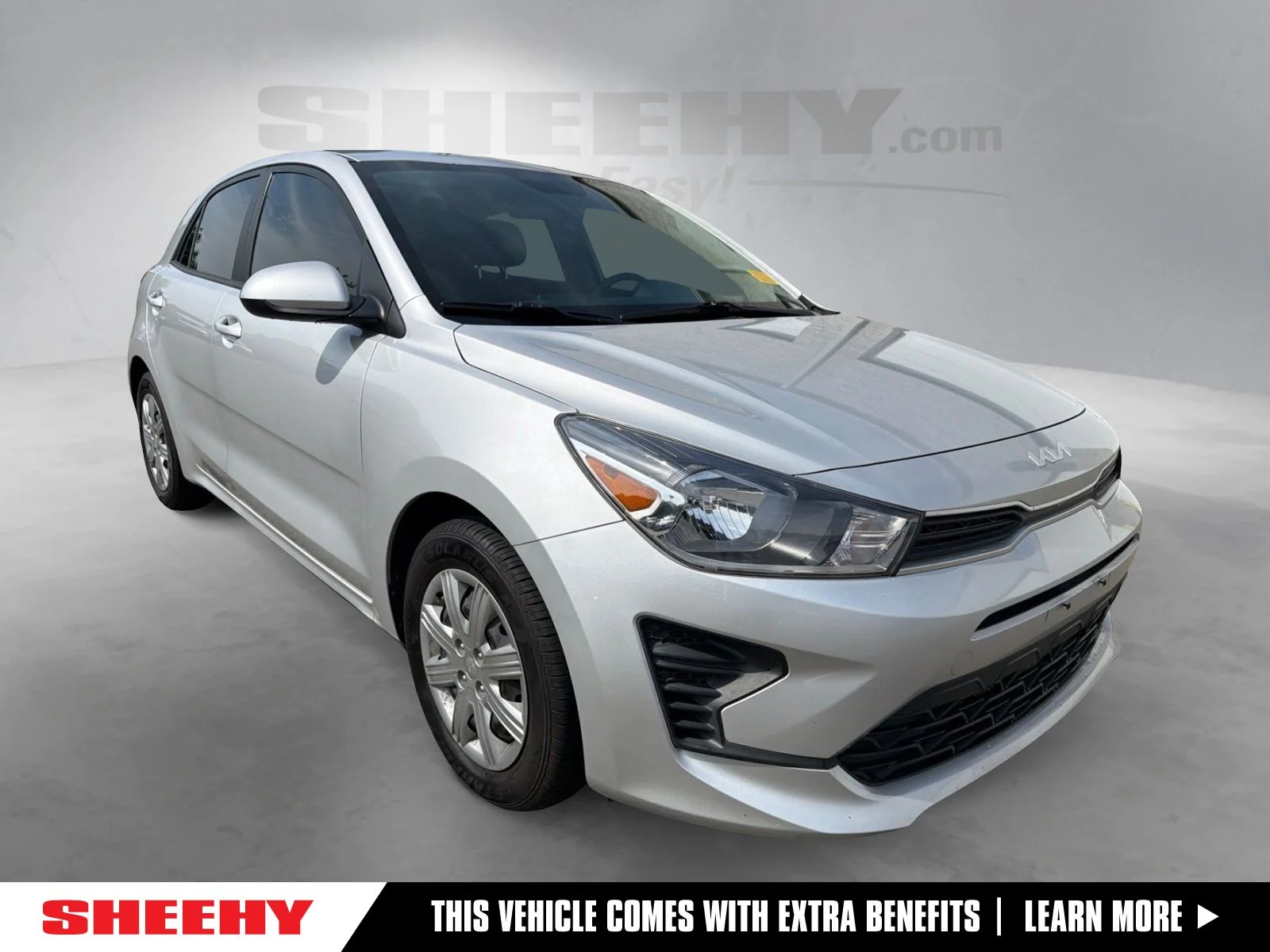 Used 2022 Silver Kia S image 1