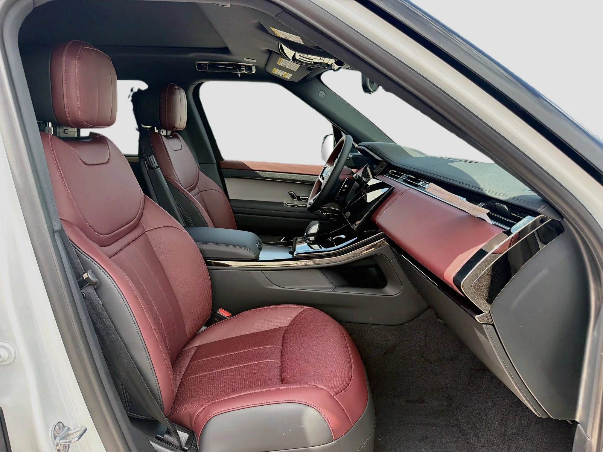 New 2026 Fuji White Land Rover Dynamic SE image 16