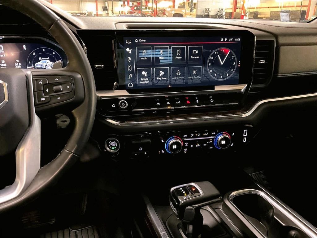 Used 2023 White GMC Elevation image 18