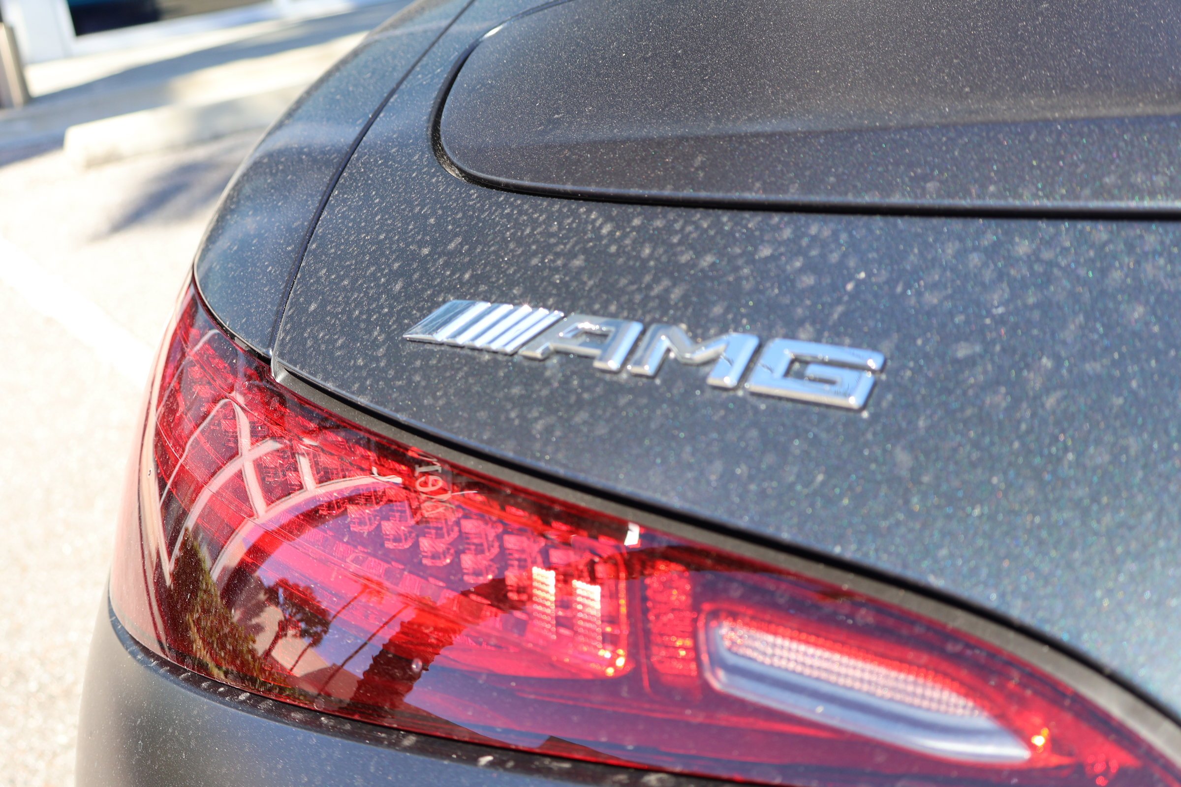 New 2026 MANUFAKTUR Night Black Magno Mercedes-Benz AMG® SL 63 S E Performance image 7