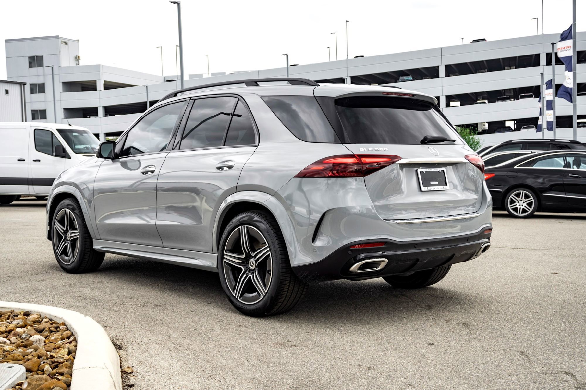 New 2026 MANUFAKTUR Alpine Grey Mercedes-Benz GLE 580 image 28