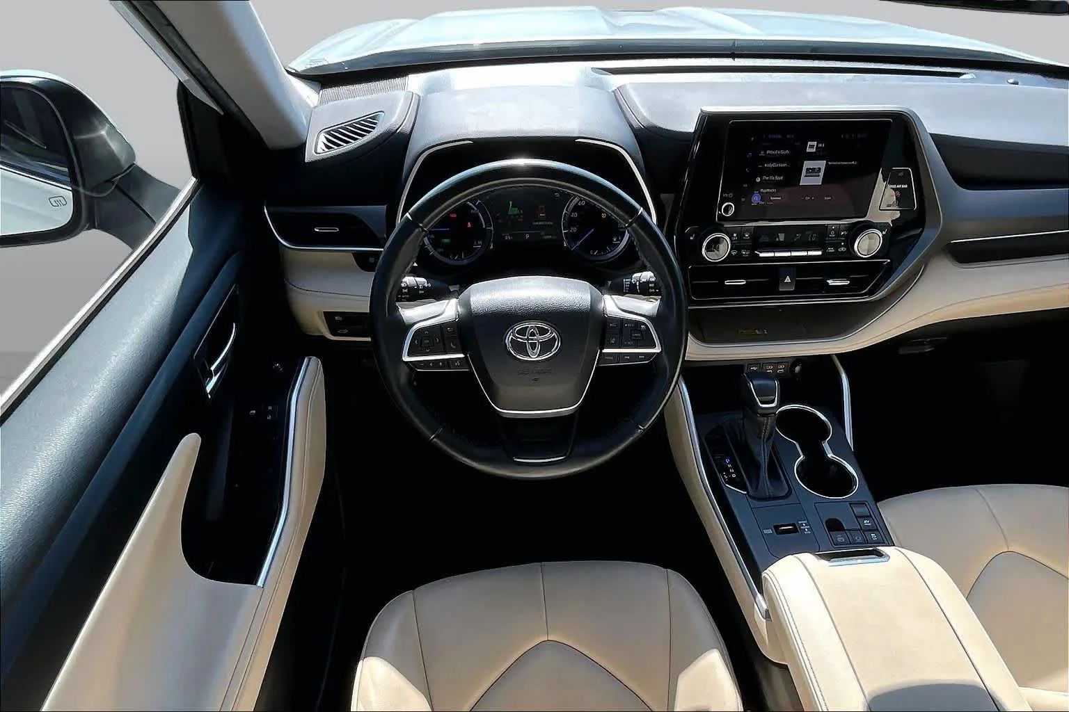 Used 2023 Wind Chill Pearl Toyota Hybrid XLE image 5
