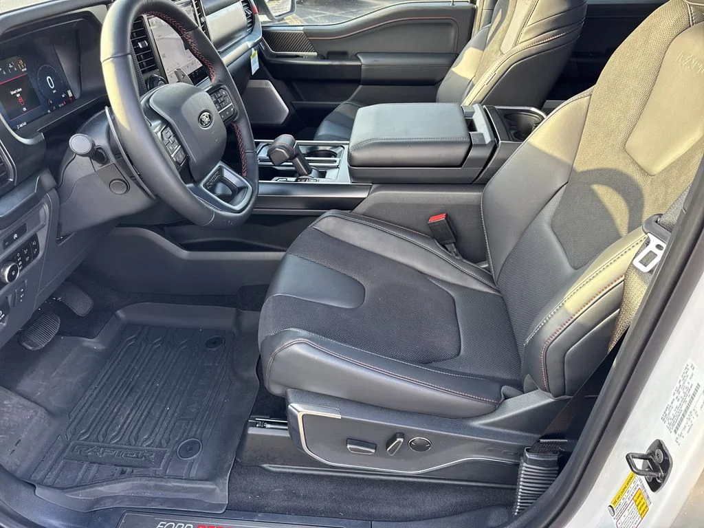 2025 Ford F-150 Raptor - Photo 9