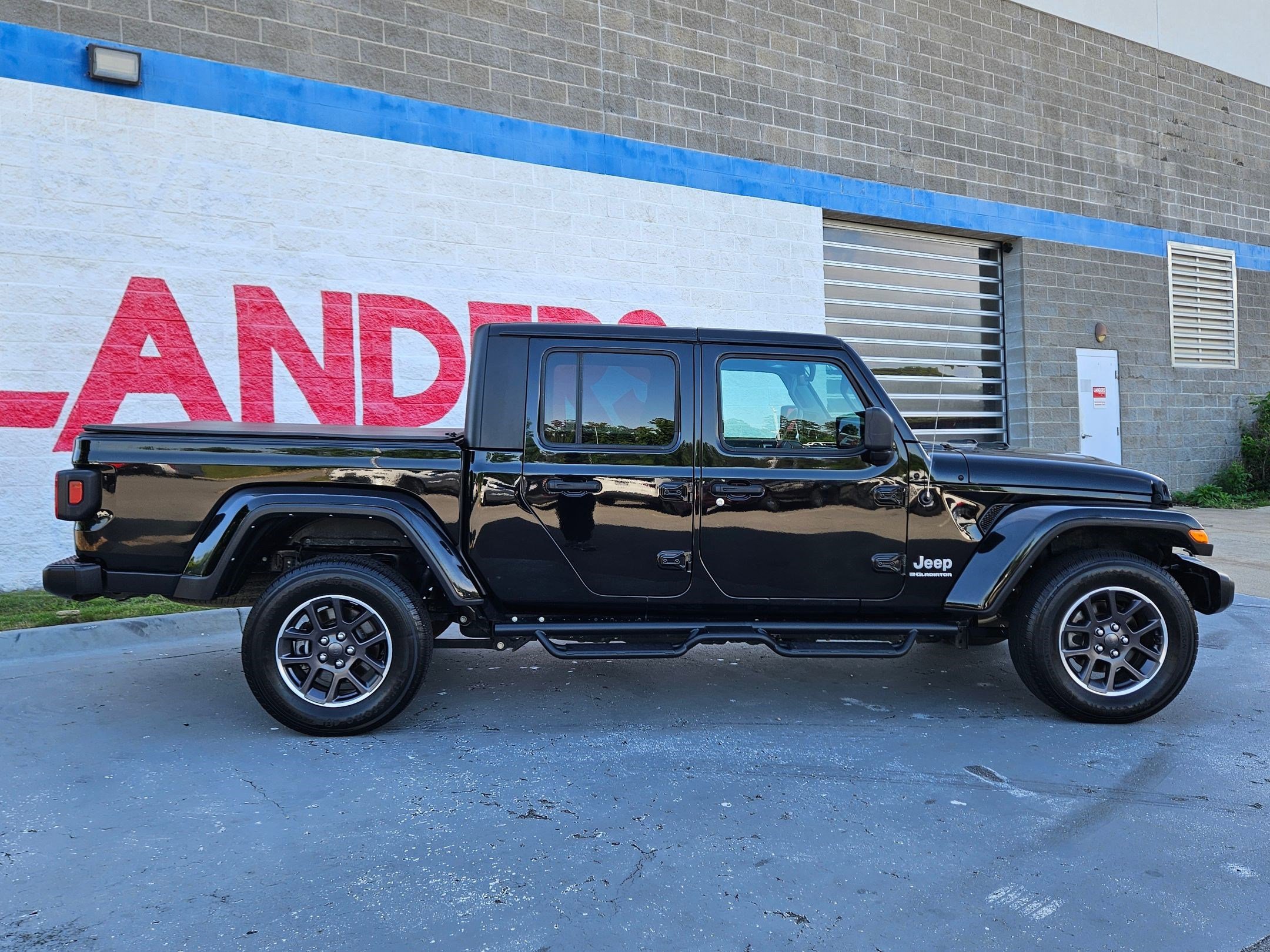 Used 2023 Black Clearcoat Jeep Overland image 8